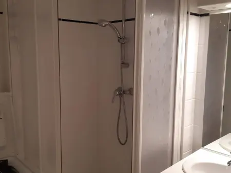 Appartement rénové - 1 chambre, 6 personnes, animaux acceptés - Photo 9