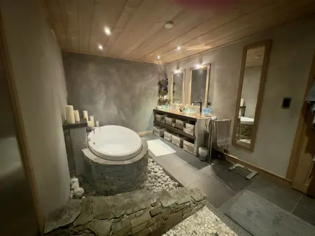 Chalet de Standing 5 Chambres avec Jacuzzi et Parking - Photo 26