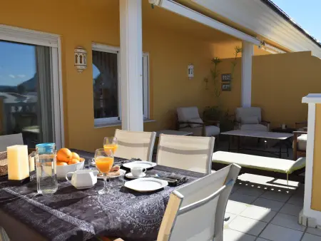 Belle maison 4 chambres avec piscine commune à Dénia, proche plage - Photo 2