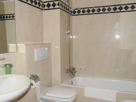 Appartement spacieux 3 chambres avec solarium privé et piscine à Oliva Nova - Photo 18