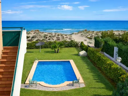 Charmante maison à 25m de la plage avec piscine commune, idéale pour 4 personnes à Oliva - Photo 1