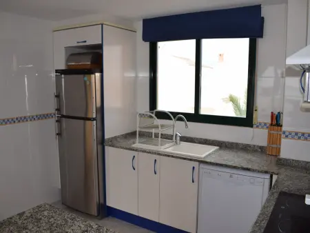 Charmante maison à 25m de la plage avec piscine commune, idéale pour 4 personnes à Oliva - Photo 8