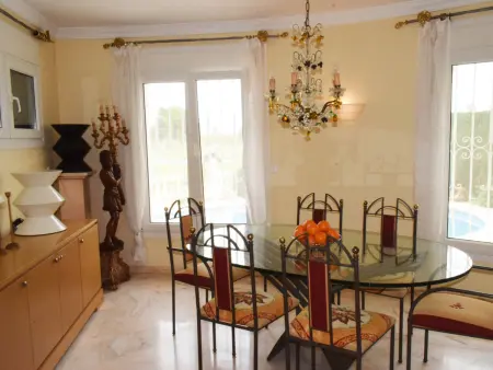Chalet Luxueux à Oliva Nova Golf avec Jardin et Confort Moderne - Photo 6