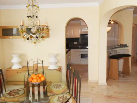 Chalet Luxueux à Oliva Nova Golf avec Jardin et Confort Moderne - Photo 8