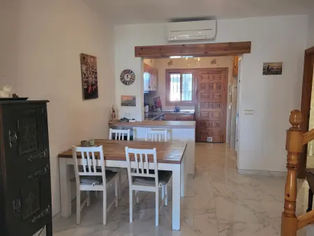 Maison mitoyenne confortable à Denia avec climatisation - Photo 3