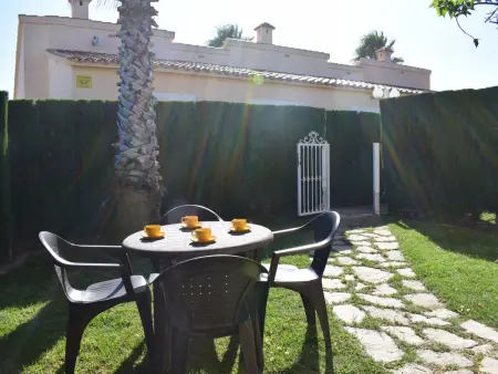 Maison de ville confortable à Oliva Nova Golf avec jardin, terrasse et parking - Photo 1
