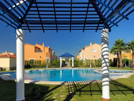 Maison de ville confortable à Oliva Nova Golf avec jardin, terrasse et parking - Photo 22