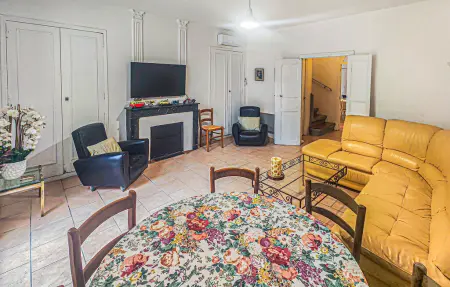 GRANDE MAISON DE VILLAGE, Maison 8 personnes à Thézan les Béziers - Photo 2