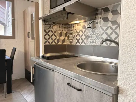 Studio cabine pour 3 personnes à Risoul 1850, proche commodités - Photo 6