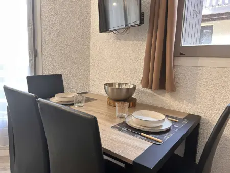 Studio cabine pour 3 personnes à Risoul 1850, proche commodités - Photo 8