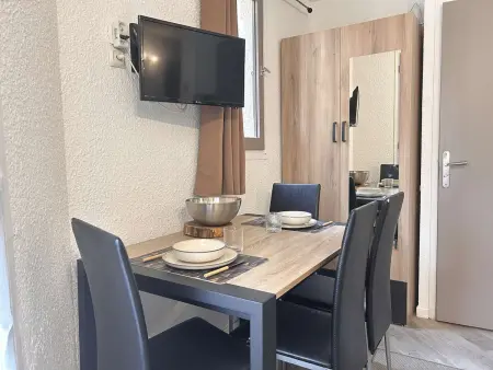 Studio cabine pour 3 personnes à Risoul 1850, proche commodités - Photo 9