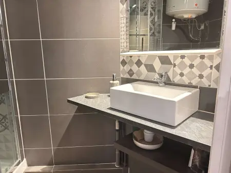 Studio cabine pour 3 personnes à Risoul 1850, proche commodités - Photo 13