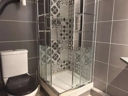 Studio cabine pour 3 personnes à Risoul 1850, proche commodités - Photo 14