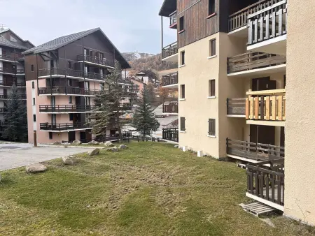 Studio cabine pour 3 personnes à Risoul 1850, proche commodités - Photo 15