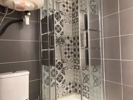 Studio cabine pour 3 personnes à Risoul 1850, proche commodités - Photo 21