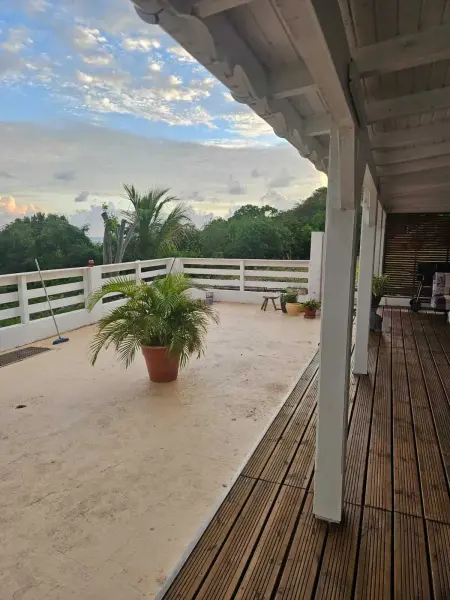 Appartement spacieux avec vue sur mer à Sainte-Anne - Photo 1