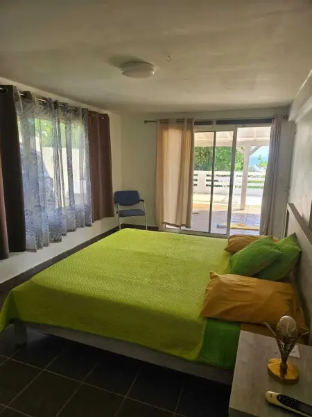 Appartement spacieux avec vue sur mer à Sainte-Anne - Photo 3