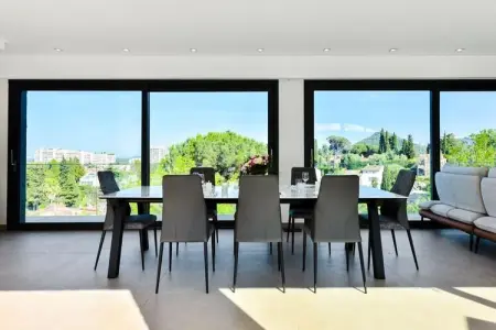Résidence Villa D&rsquo;architecte Avec Piscine Chauff&eacute;e Pour 10 !, Villa à Mandelieu avec piscine chauffée - Photo 7