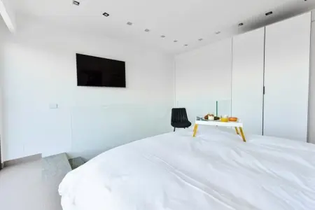 Résidence Villa D&rsquo;architecte Avec Piscine Chauff&eacute;e Pour 10 !, Villa à Mandelieu avec piscine chauffée - Photo 19