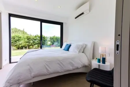 Résidence Villa D&rsquo;architecte Avec Piscine Chauff&eacute;e Pour 10 !, Villa à Mandelieu avec piscine chauffée - Photo 26