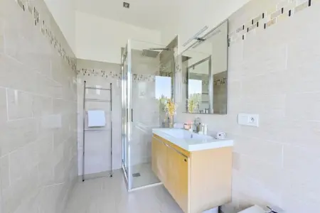 Résidence Villa D&rsquo;architecte Avec Piscine Chauff&eacute;e Pour 10 !, Villa à Mandelieu avec piscine chauffée - Photo 29