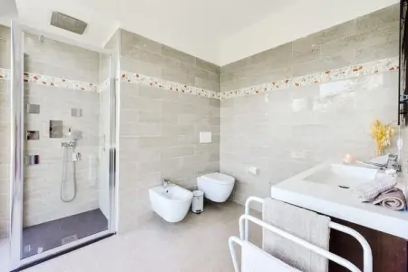 Résidence Villa D&rsquo;architecte Avec Piscine Chauff&eacute;e Pour 10 !, Villa à Mandelieu avec piscine chauffée - Photo 40