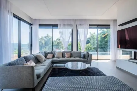 Résidence Maison D'architecte Avec Piscine Chauff&eacute;e & Sublime Vue Mer, Maison à Mandelieu avec piscine chauffée et vue - Photo 3