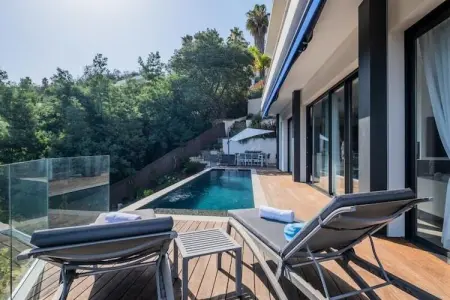 Résidence Maison D'architecte Avec Piscine Chauff&eacute;e & Sublime Vue Mer, Maison à Mandelieu avec piscine chauffée et vue - Photo 7