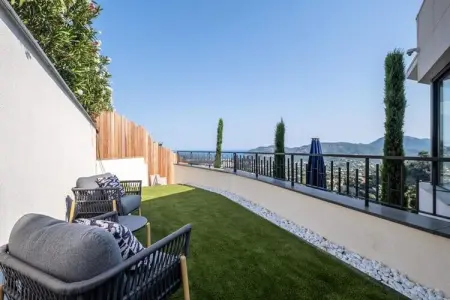 Résidence Maison D'architecte Avec Piscine Chauff&eacute;e & Sublime Vue Mer, Maison à Mandelieu avec piscine chauffée et vue - Photo 9