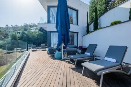 Résidence Maison D'architecte Avec Piscine Chauff&eacute;e & Sublime Vue Mer, Maison à Mandelieu avec piscine chauffée et vue - Photo 10