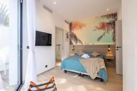 Résidence Maison D'architecte Avec Piscine Chauff&eacute;e & Sublime Vue Mer, Maison à Mandelieu avec piscine chauffée et vue - Photo 16