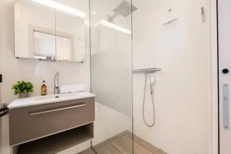 Résidence Maison D'architecte Avec Piscine Chauff&eacute;e & Sublime Vue Mer, Maison à Mandelieu avec piscine chauffée et vue - Photo 18