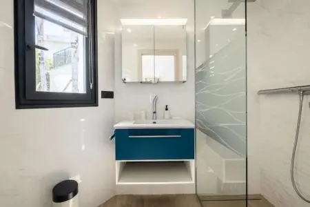 Résidence Maison D'architecte Avec Piscine Chauff&eacute;e & Sublime Vue Mer, Maison à Mandelieu avec piscine chauffée et vue - Photo 23