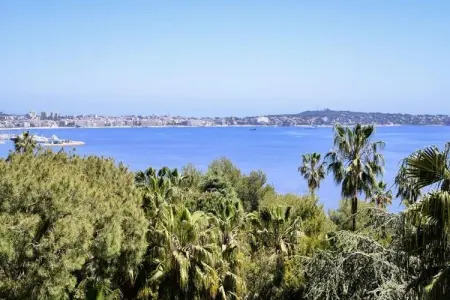 Résidence C&ocirc;te D&rsquo;azur, Vue Mer, Tennis, Plage, Appartement à Golfe-Juan avec vue sur la mer - Photo 2