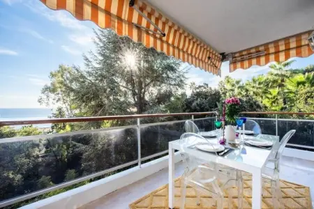 Résidence C&ocirc;te D&rsquo;azur, Vue Mer, Tennis, Plage, Appartement à Golfe-Juan avec vue sur la mer - Photo 3