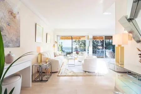 Résidence C&ocirc;te D&rsquo;azur, Vue Mer, Tennis, Plage, Appartement à Golfe-Juan avec vue sur la mer - Photo 6