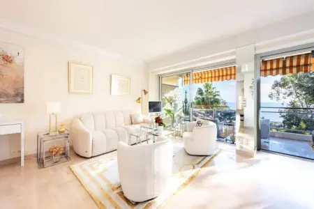 Résidence C&ocirc;te D&rsquo;azur, Vue Mer, Tennis, Plage, Appartement à Golfe-Juan avec vue sur la mer - Photo 10