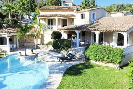 Résidence Villa 330m2, 6 Chambres, Piscine Chauff&eacute;e Jacuzzi, Villa à Cannes avec piscine chauffée et jacuzzi - Photo 11