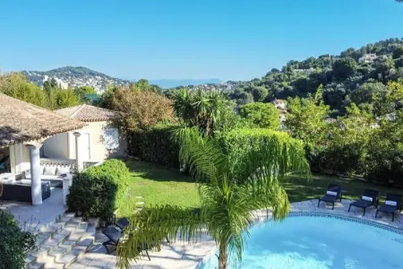 Résidence Villa 330m2, 6 Chambres, Piscine Chauff&eacute;e Jacuzzi, Villa à Cannes avec piscine chauffée et jacuzzi - Photo 12