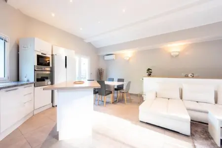 Résidence Villa 330m2, 6 Chambres, Piscine Chauff&eacute;e Jacuzzi, Villa à Cannes avec piscine chauffée et jacuzzi - Photo 22