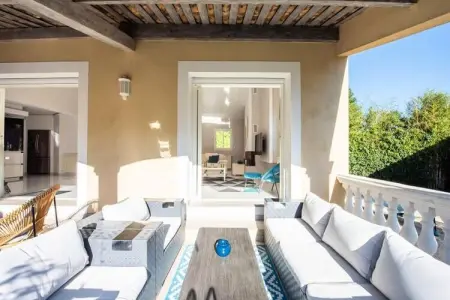 Résidence Villa 330m2, 6 Chambres, Piscine Chauff&eacute;e Jacuzzi, Villa à Cannes avec piscine chauffée et jacuzzi - Photo 33