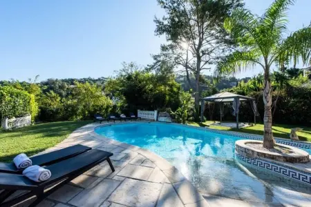 Résidence Villa 330m2, 6 Chambres, Piscine Chauff&eacute;e Jacuzzi, Villa à Cannes avec piscine chauffée et jacuzzi - Photo 35