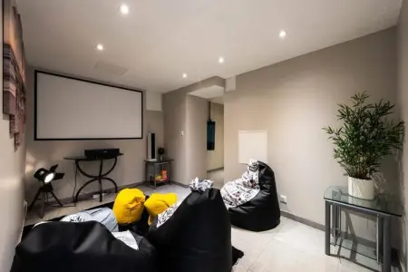 Résidence Villa 330m2, 6 Chambres, Piscine Chauff&eacute;e Jacuzzi, Villa à Cannes avec piscine chauffée et jacuzzi - Photo 36