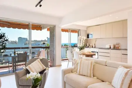 Résidence 2p Standing, Plage &agrave; Pied, Vue Mer, Garage., Appartement à Golfe-Juan avec vue sur la mer - Photo 1