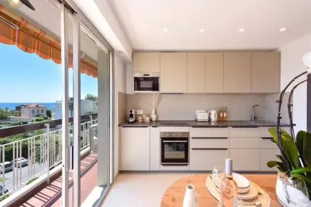 Résidence 2p Standing, Plage &agrave; Pied, Vue Mer, Garage., Appartement à Golfe-Juan avec vue sur la mer - Photo 3