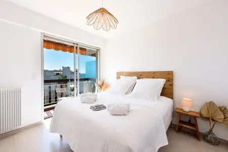 Résidence 2p Standing, Plage &agrave; Pied, Vue Mer, Garage., Appartement à Golfe-Juan avec vue sur la mer - Photo 4