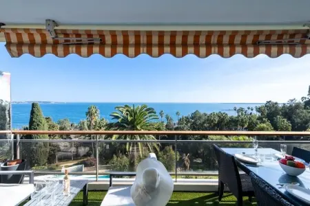 Résidence Appartement Avec Terrasse, Piscine & Acc&egrave;s Plage, Appartement à Golfe-Juan avec vue sur la mer - Photo 2
