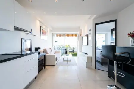 Résidence Appartement Avec Terrasse, Piscine & Acc&egrave;s Plage, Appartement à Golfe-Juan avec vue sur la mer - Photo 5