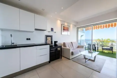 Résidence Appartement Avec Terrasse, Piscine & Acc&egrave;s Plage, Appartement à Golfe-Juan avec vue sur la mer - Photo 6