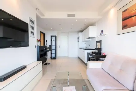 Résidence Appartement Avec Terrasse, Piscine & Acc&egrave;s Plage, Appartement à Golfe-Juan avec vue sur la mer - Photo 7